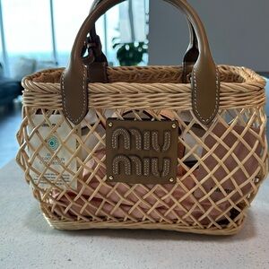 Miu Miu logo-applique interwoven tote bag